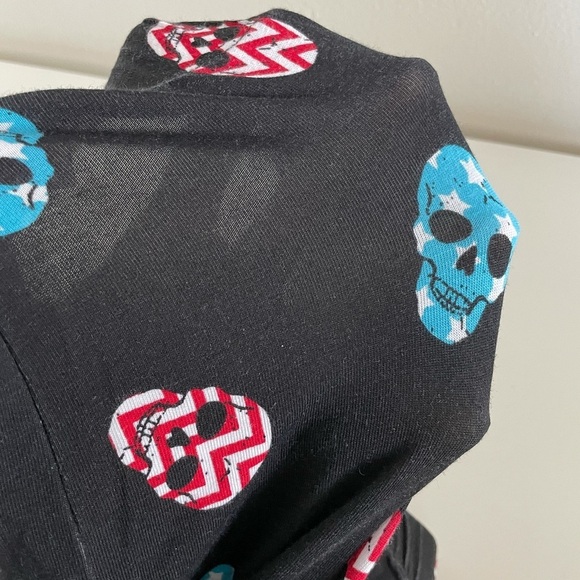 No Boundaries American Skull Black Faded Low Rise Capri Leggings Juniors Small - Picture 11 of 15